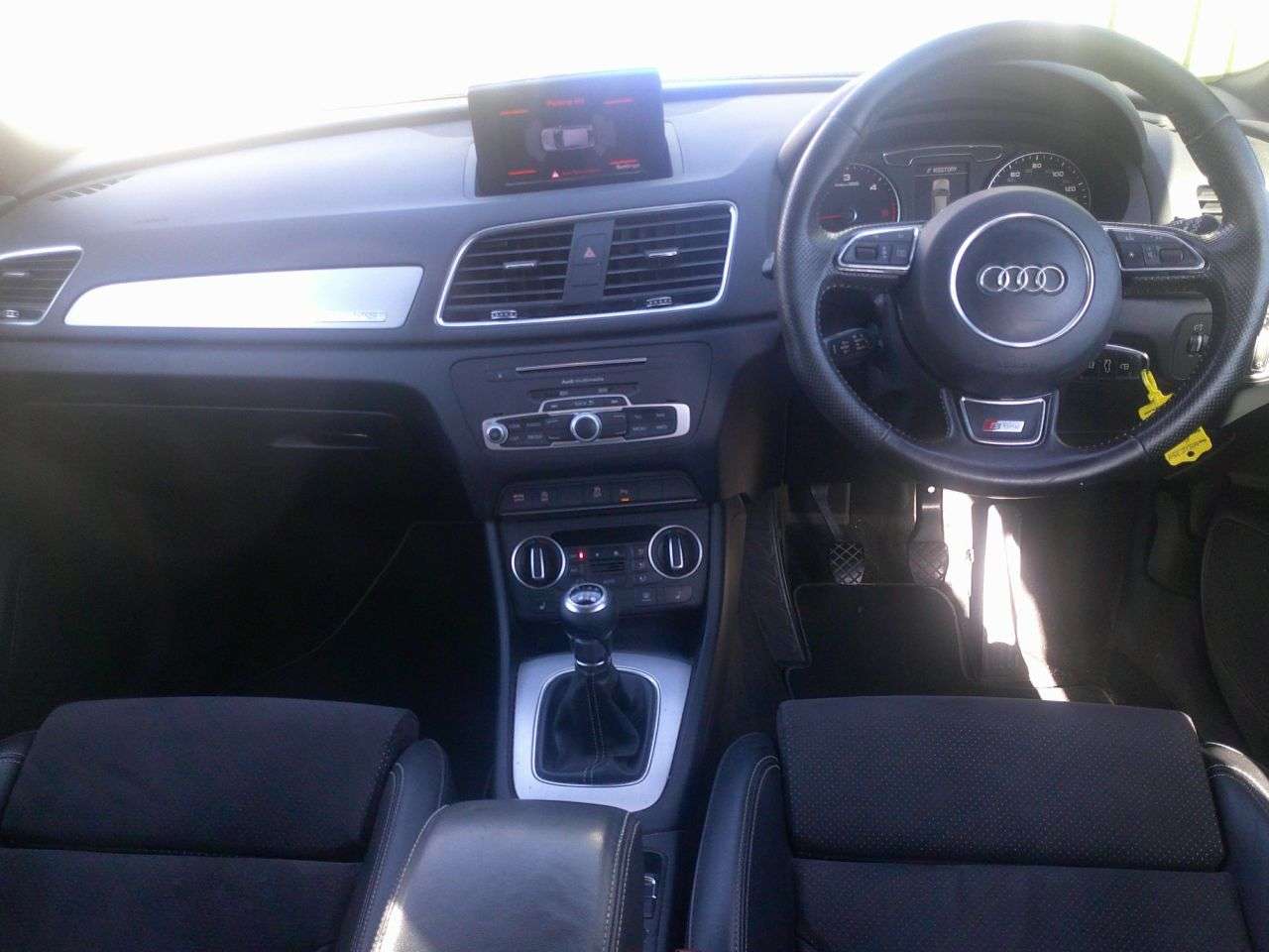 A 2015 AUDI Q3 2.0 TDI S line Plus SUV 5dr Diesel Manual quattro Euro 6 (s/s) (184 ps) GRE A 2015 AUDI Q3 2.0 TDI S line Plus SUV 5dr Diesel Manual quattro Euro 6 (s/s) (184 ps) GRE
