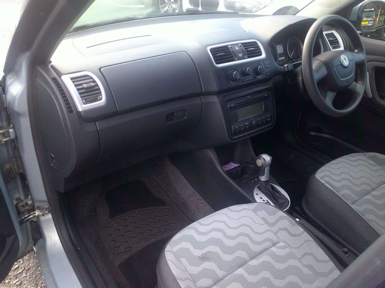 2010 SKODA FABIA 2010 SKODA FABIA