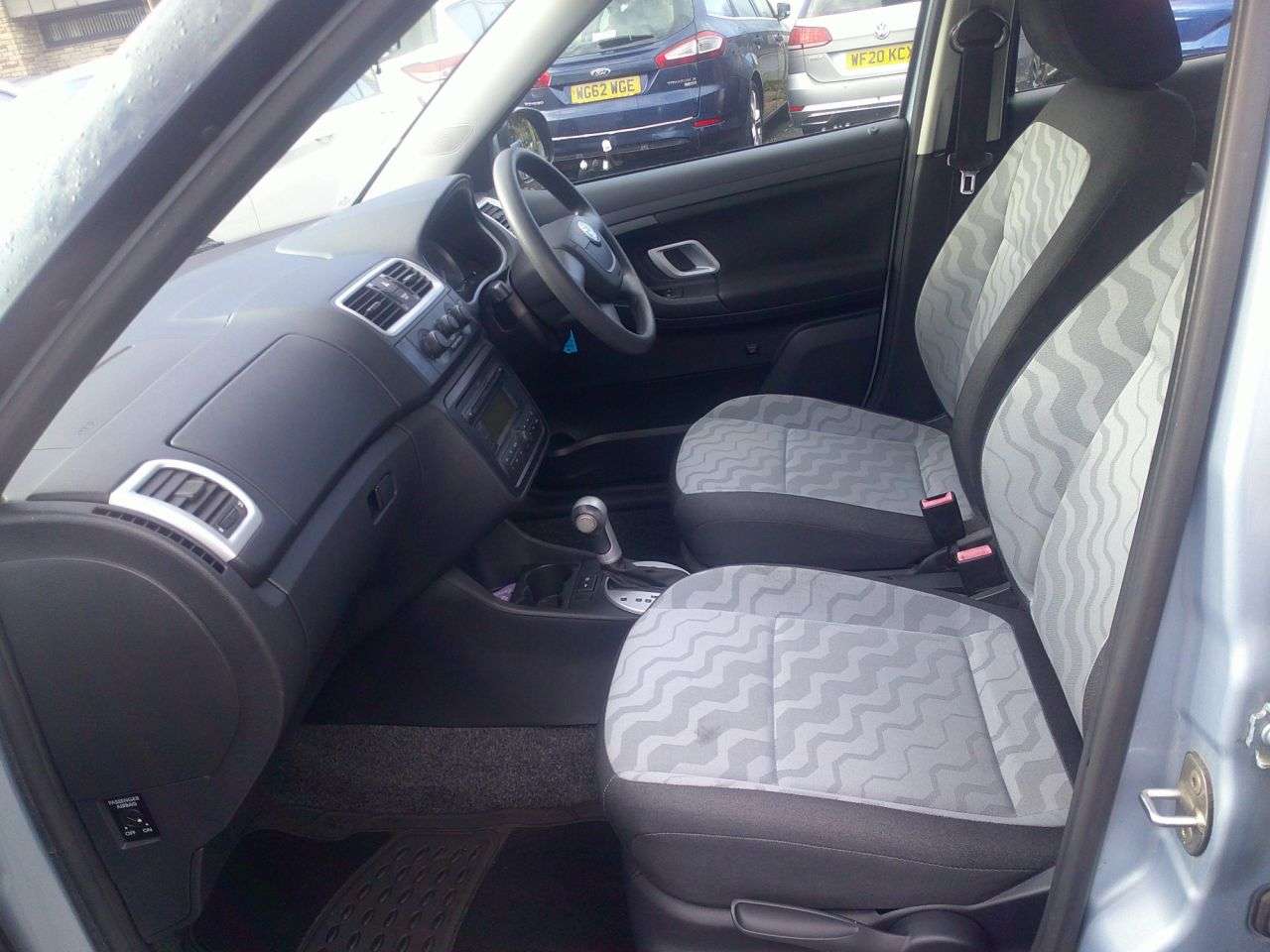 2010 SKODA FABIA 2010 SKODA FABIA