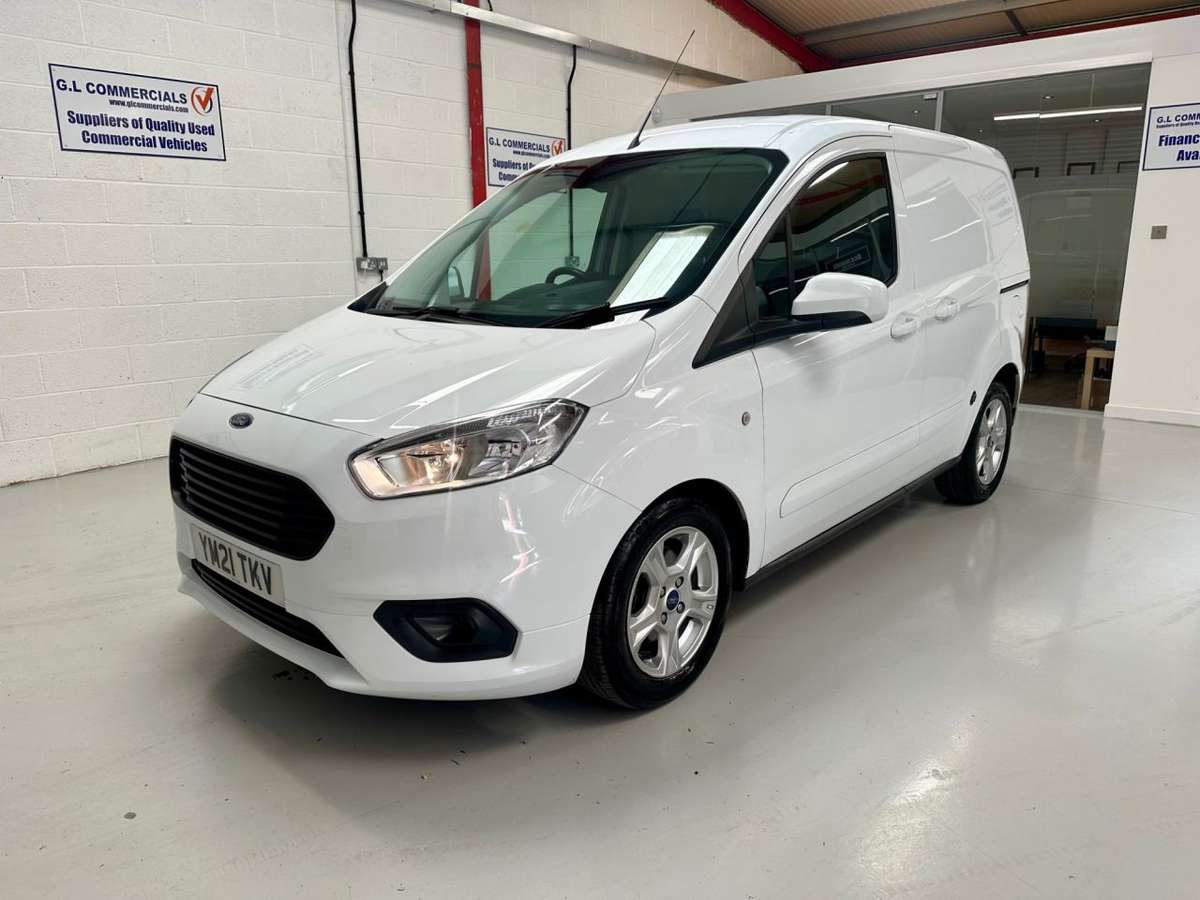 Check out this Ford Transit Courier 2021 Petrol Manual