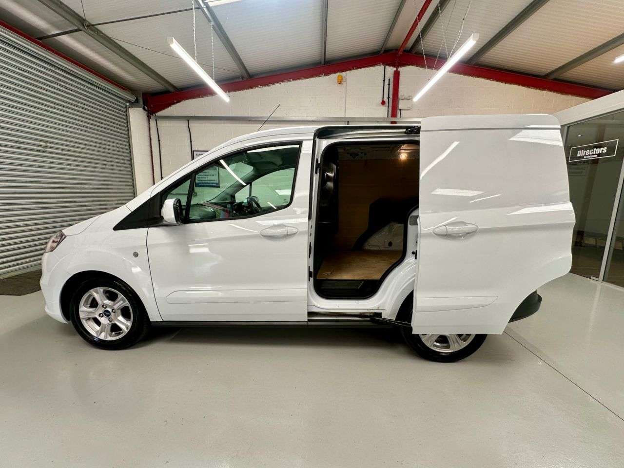 A 2022 FORD TRANSIT COURIER 1.5 TDCi Limited Panel Van 5dr Diesel Manual L1 Euro 6 * 69,800 LIMITED * L A 2022 FORD TRANSIT COURIER 1.5 TDCi Limited Panel Van 5dr Diesel Manual L1 Euro 6 * 69,800 LIMITED * L