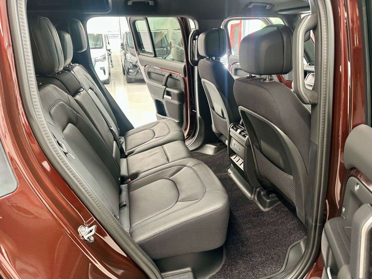 2025 LAND ROVER DEFENDER 2025 LAND ROVER DEFENDER