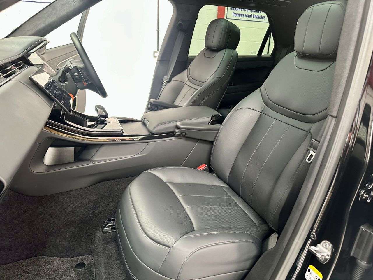 2025 LAND ROVER DEFENDER 2025 LAND ROVER DEFENDER