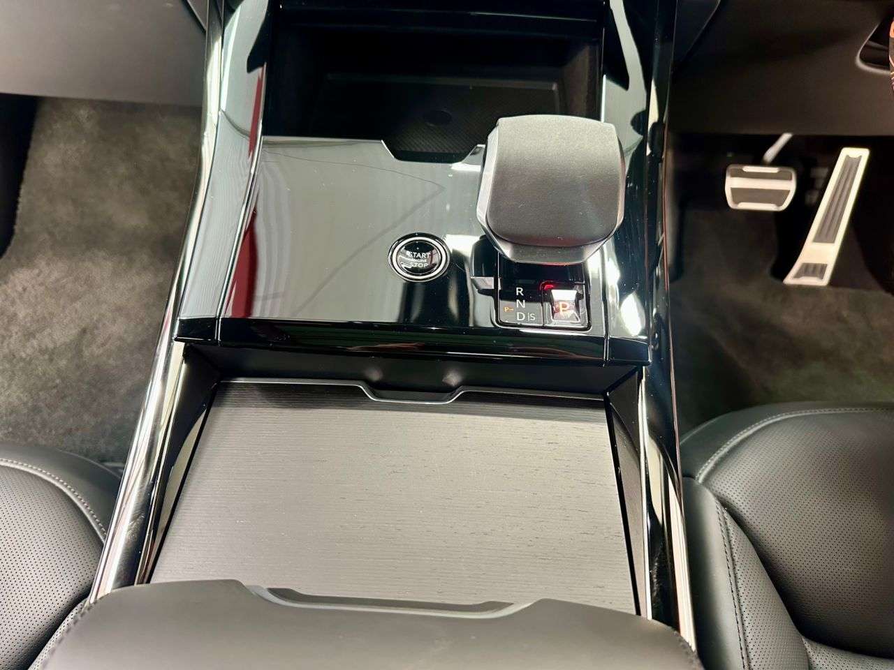 2025 LAND ROVER DEFENDER 2025 LAND ROVER DEFENDER