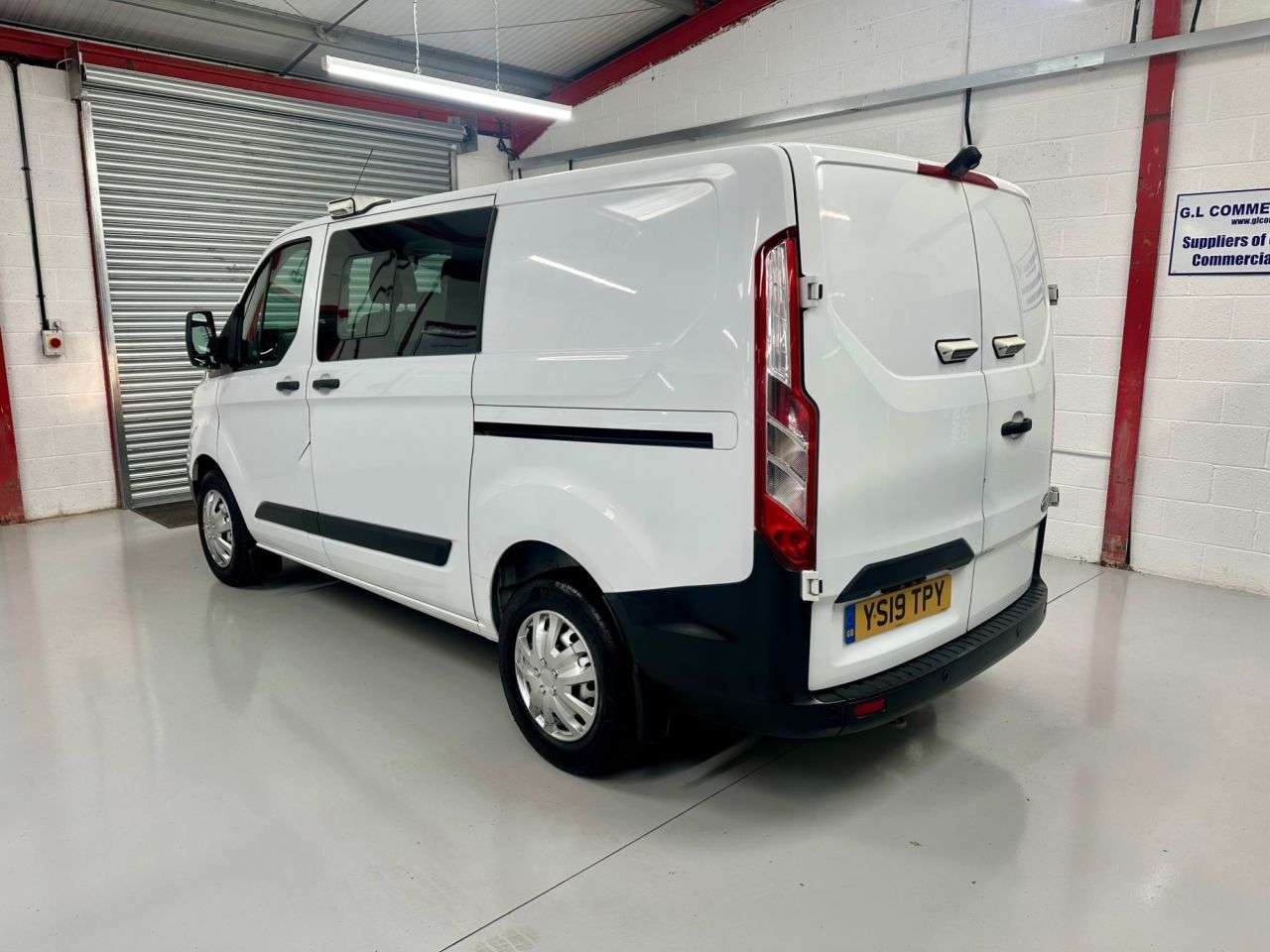 A 2019 FORD TRANSIT CUSTOM 2.0 320 EcoBlue Crew Van Double Cab L1 Euro 6 6 Seat * AIR CON 6 SEATER * L A 2019 FORD TRANSIT CUSTOM 2.0 320 EcoBlue Crew Van Double Cab L1 Euro 6 6 Seat * AIR CON 6 SEATER * L