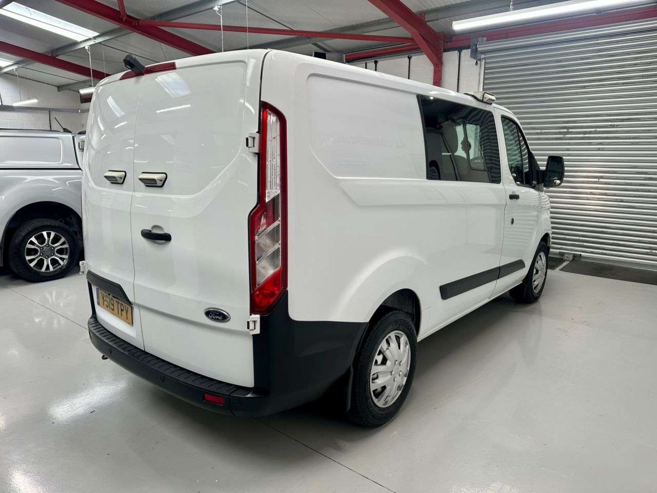 A 2019 FORD TRANSIT CUSTOM 2.0 320 EcoBlue Crew Van Double Cab L1 Euro 6 6 Seat * AIR CON 6 SEATER * L A 2019 FORD TRANSIT CUSTOM 2.0 320 EcoBlue Crew Van Double Cab L1 Euro 6 6 Seat * AIR CON 6 SEATER * L