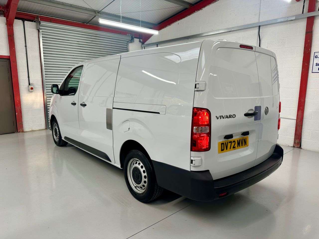 A 2022 VAUXHALL VIVARO 1.5 Turbo D 2900 Dynamic L2 LWB * 29,655 APPLE CAR PLAY * LOW MILES - EX FL A 2022 VAUXHALL VIVARO 1.5 Turbo D 2900 Dynamic L2 LWB * 29,655 APPLE CAR PLAY * LOW MILES - EX FL