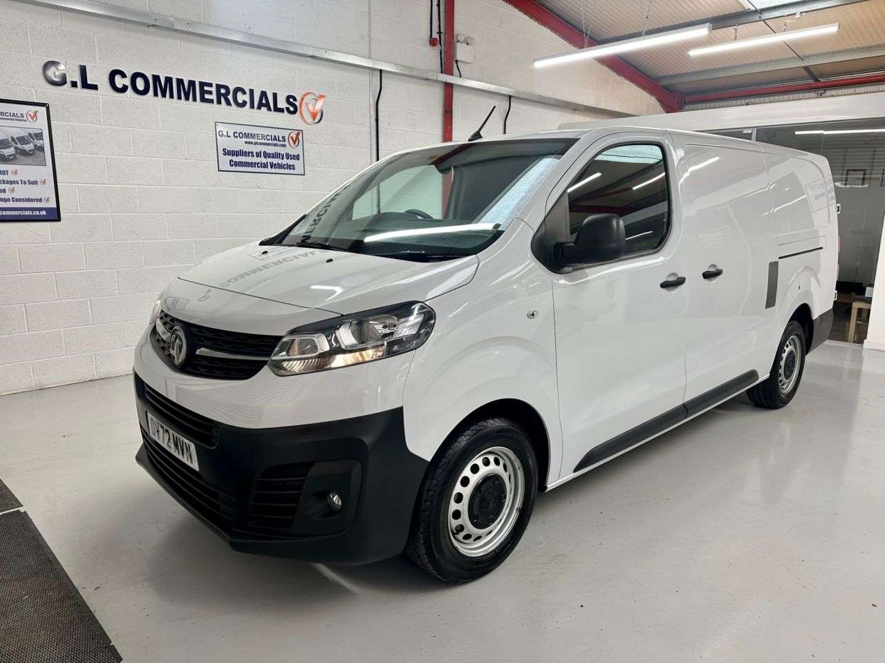 A 2022 VAUXHALL VIVARO 1.5 Turbo D 2900 Dynamic L2 LWB * 29,655 APPLE CAR PLAY * LOW MILES - EX FL A 2022 VAUXHALL VIVARO 1.5 Turbo D 2900 Dynamic L2 LWB * 29,655 APPLE CAR PLAY * LOW MILES - EX FL