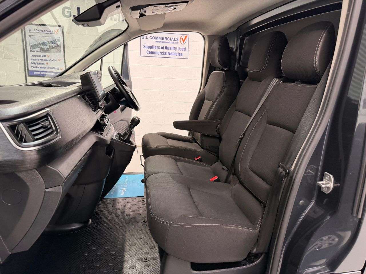 2022 RENAULT TRAFIC 2022 RENAULT TRAFIC