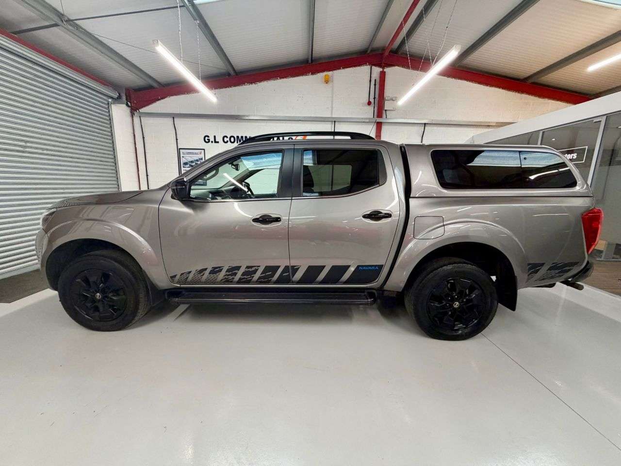 A 2021 NISSAN NAVARA 2.3 dCi N-Guard Pickup Double Cab Auto 4WD Euro 6 190 BHP * AUTOMATIC 8 SER A 2021 NISSAN NAVARA 2.3 dCi N-Guard Pickup Double Cab Auto 4WD Euro 6 190 BHP * AUTOMATIC 8 SER