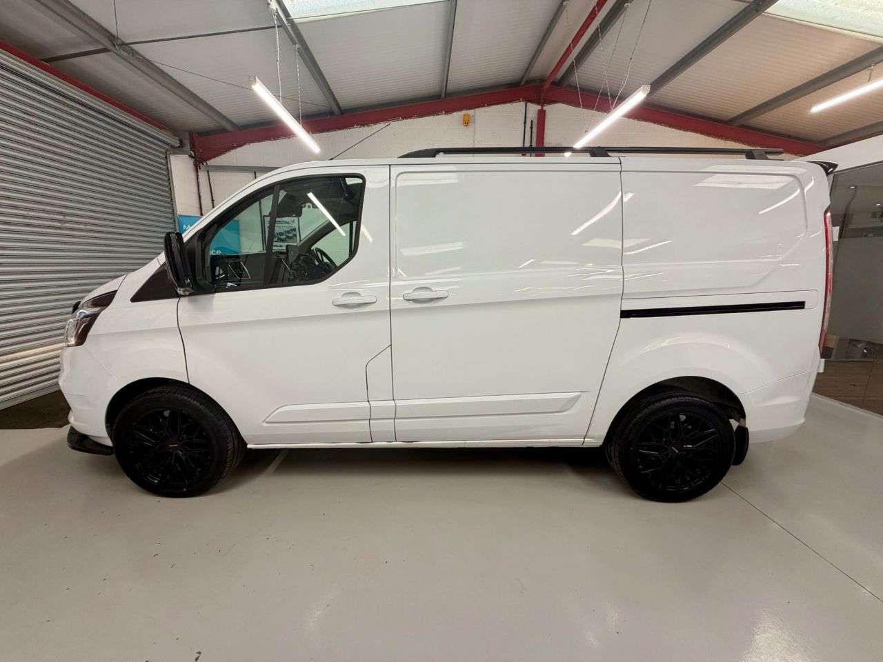 A 2022 FORD TRANSIT CUSTOM 2.0 300 EcoBlue Limited L1 SWB 130 BHP * 2900£ WORTH OF EXTRAS * TOW BAR | A 2022 FORD TRANSIT CUSTOM 2.0 300 EcoBlue Limited L1 SWB 130 BHP * 2900£ WORTH OF EXTRAS * TOW BAR |