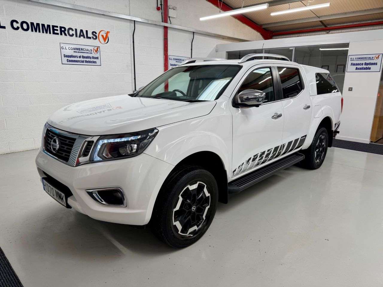 A 2020 NISSAN NAVARA 2.3 dCi Tekna Pickup Double Cab 4dr Manual 4WD * 6 SERVICES TOW BAR * LEATH A 2020 NISSAN NAVARA 2.3 dCi Tekna Pickup Double Cab 4dr Manual 4WD * 6 SERVICES TOW BAR * LEATH