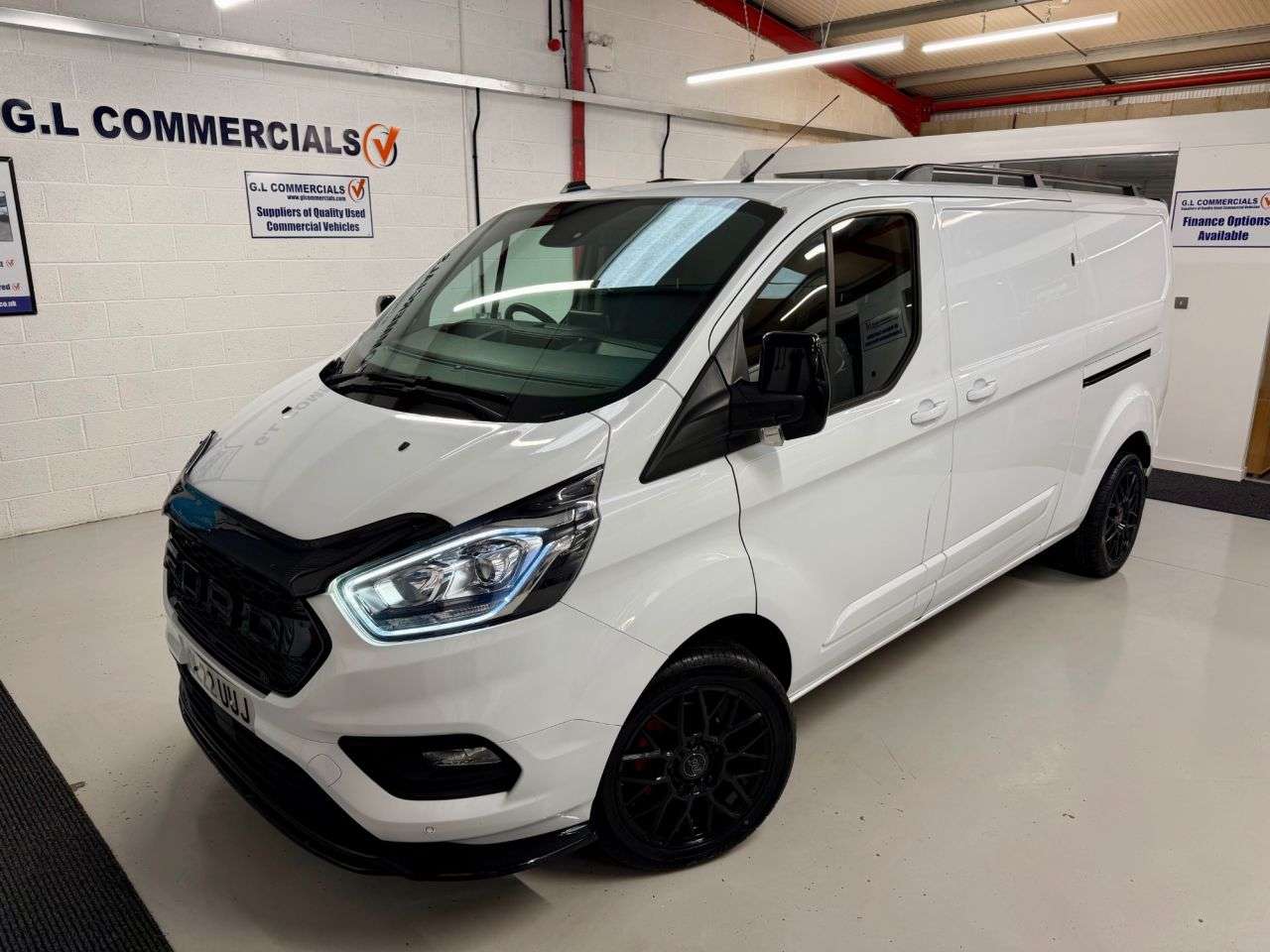 A 2022 FORD TRANSIT CUSTOM 2.0 300 EcoBlue Limited L2 H1 Euro 6 * £3000 WORTH OF EXTRAS * 1 OWNER - LO A 2022 FORD TRANSIT CUSTOM 2.0 300 EcoBlue Limited L2 H1 Euro 6 * £3000 WORTH OF EXTRAS * 1 OWNER - LO