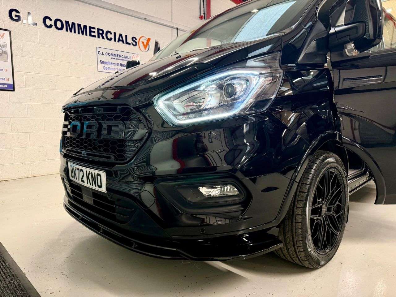 A 2022 FORD TOURNEO CUSTOM Minibus 2.0 320 EcoBlue MHEV Titanium Minibus L2 Lwb * LEATHER SEATS 9 SEAT A 2022 FORD TOURNEO CUSTOM Minibus 2.0 320 EcoBlue MHEV Titanium Minibus L2 Lwb * LEATHER SEATS 9 SEAT