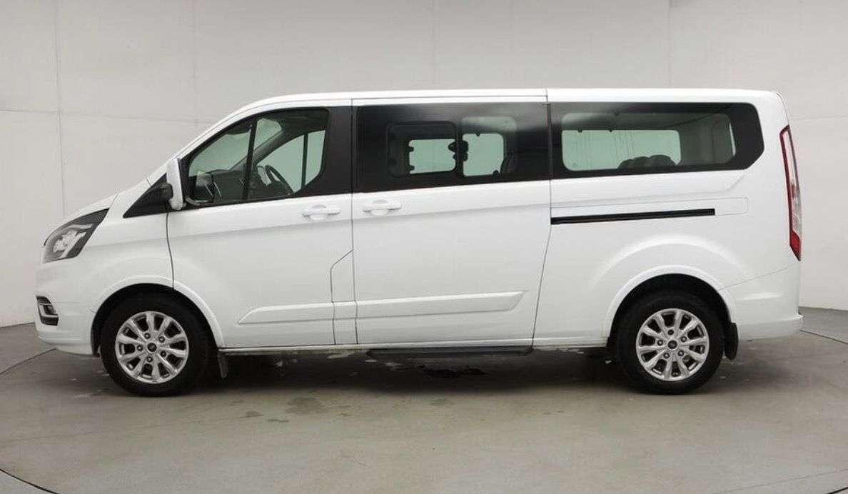 Check out this Ford Tourneo Custom 2022 Hybrid Diesel Manual