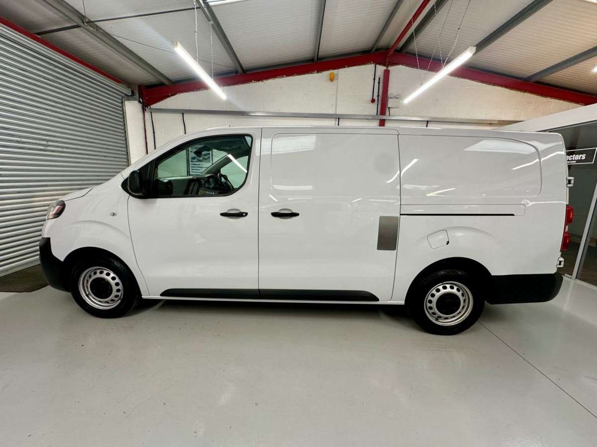Check out this Vauxhall Vivaro 2022 Diesel Manual
