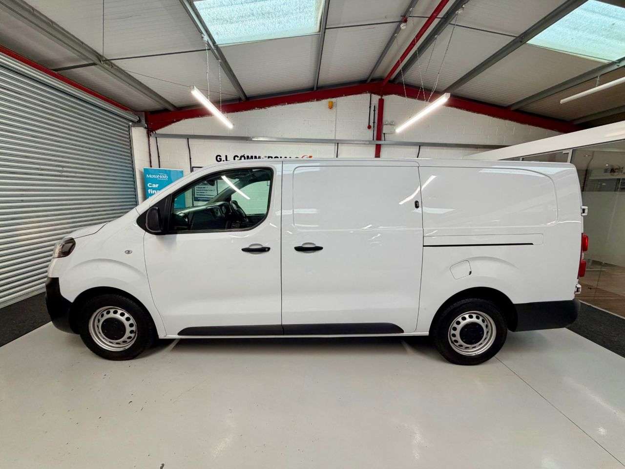 A 2022 VAUXHALL VIVARO 1.5 Turbo D 2900 Dynamic 6dr L2 Lwb Euro 6 * 28,311 - AIR CON * 1 OWNER | E A 2022 VAUXHALL VIVARO 1.5 Turbo D 2900 Dynamic 6dr L2 Lwb Euro 6 * 28,311 - AIR CON * 1 OWNER | E