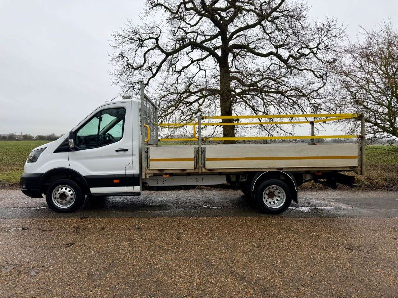 A 2022 FORD TRANSIT Dropside L4 2.0 350 EcoBlue HD Leader RWD L4 Euro 6 130BHP * TWIN REAR WHEE A 2022 FORD TRANSIT Dropside L4 2.0 350 EcoBlue HD Leader RWD L4 Euro 6 130BHP * TWIN REAR WHEE