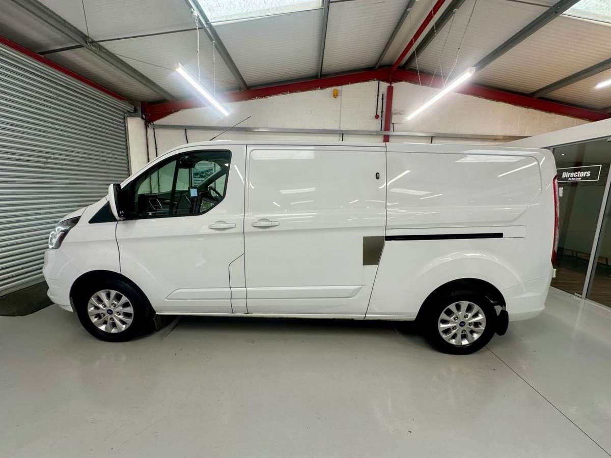 Check out this Ford Transit Custom 2022 Diesel Manual