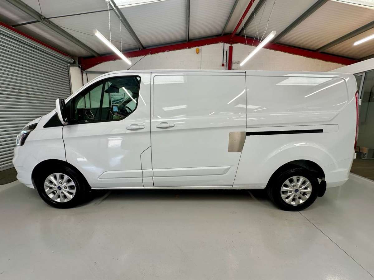 Check out this Ford Transit Custom 2022 Diesel Manual