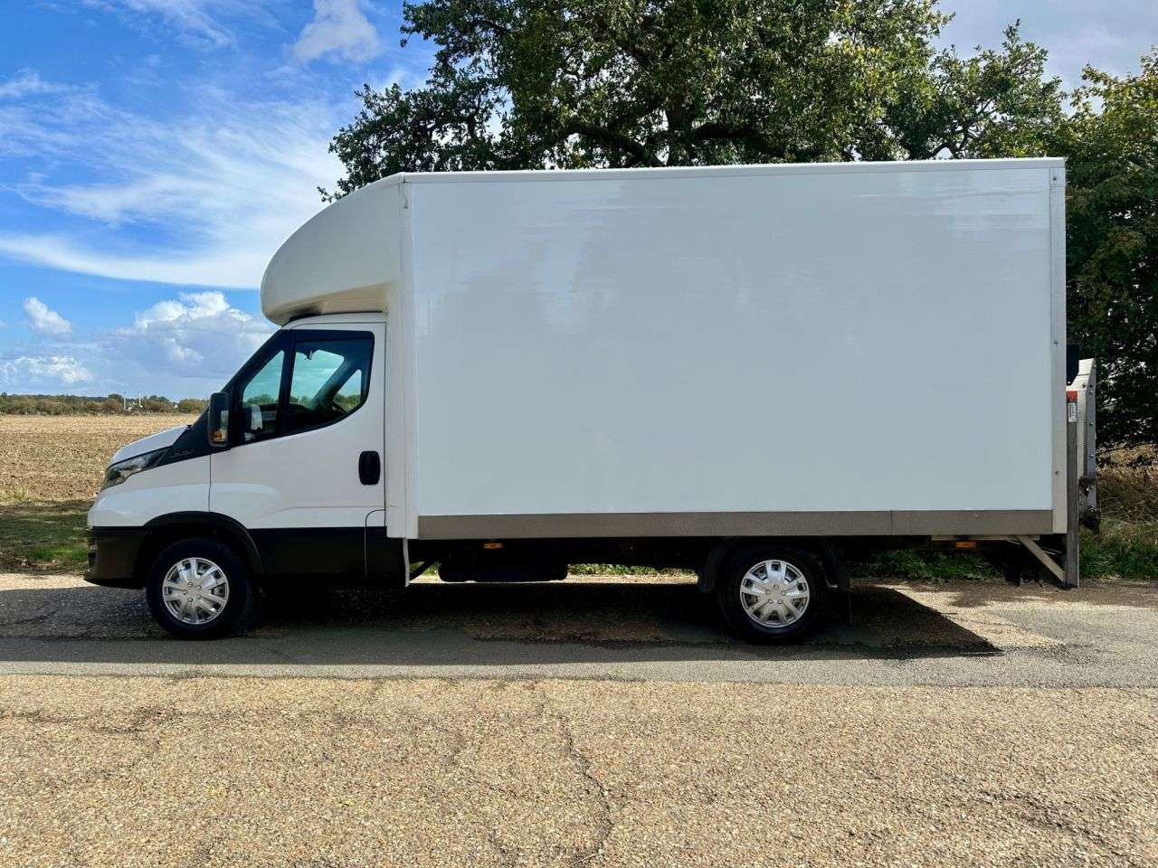 A 2022 IVECO DAILY Luton Body 2.3D HPI 14V 35S 3450 Luton body * TAIL LIFT 45,589 * EX LEASE - A 2022 IVECO DAILY Luton Body 2.3D HPI 14V 35S 3450 Luton body * TAIL LIFT 45,589 * EX LEASE -