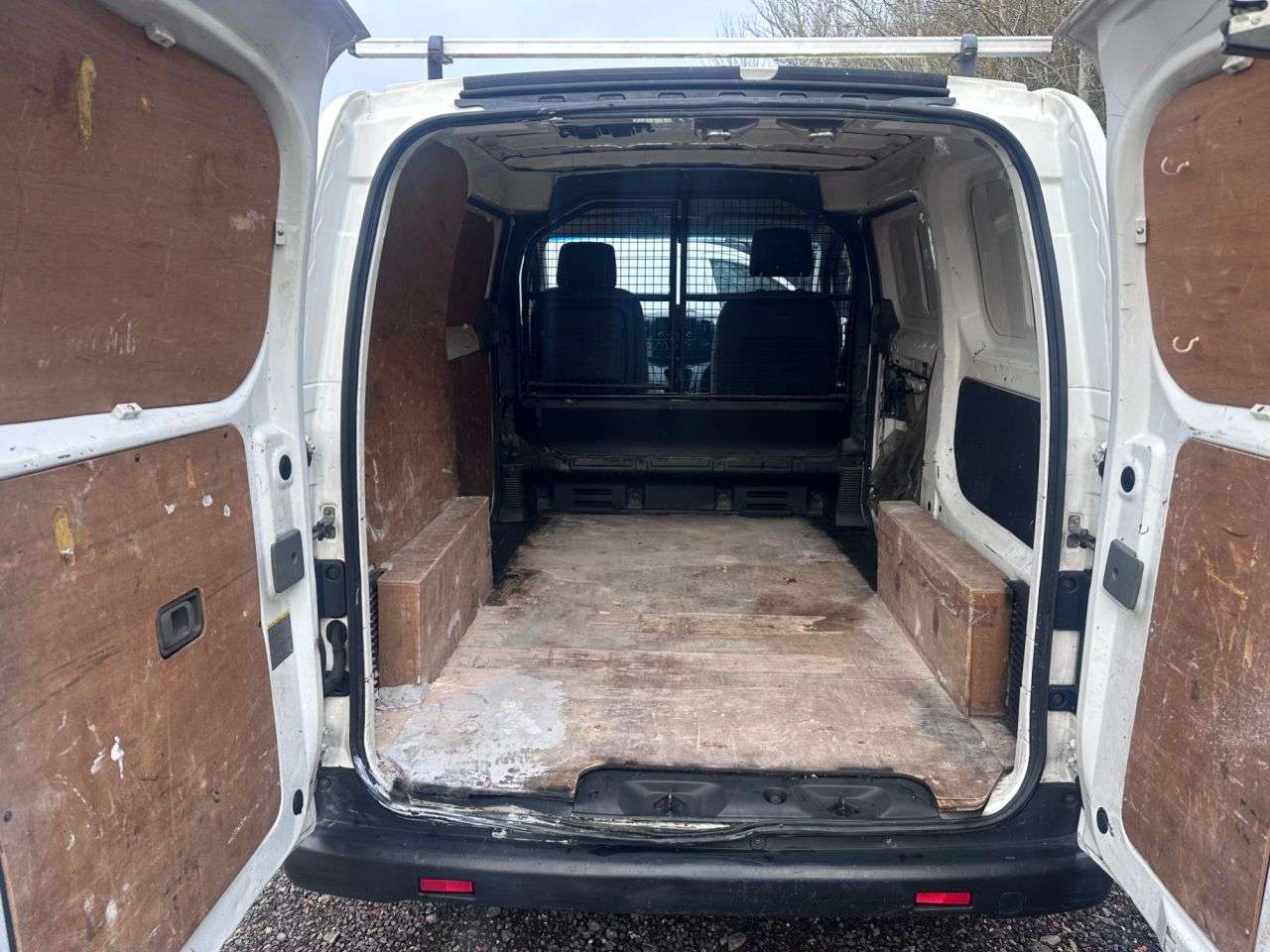 2011 NISSAN NV200 2011 NISSAN NV200