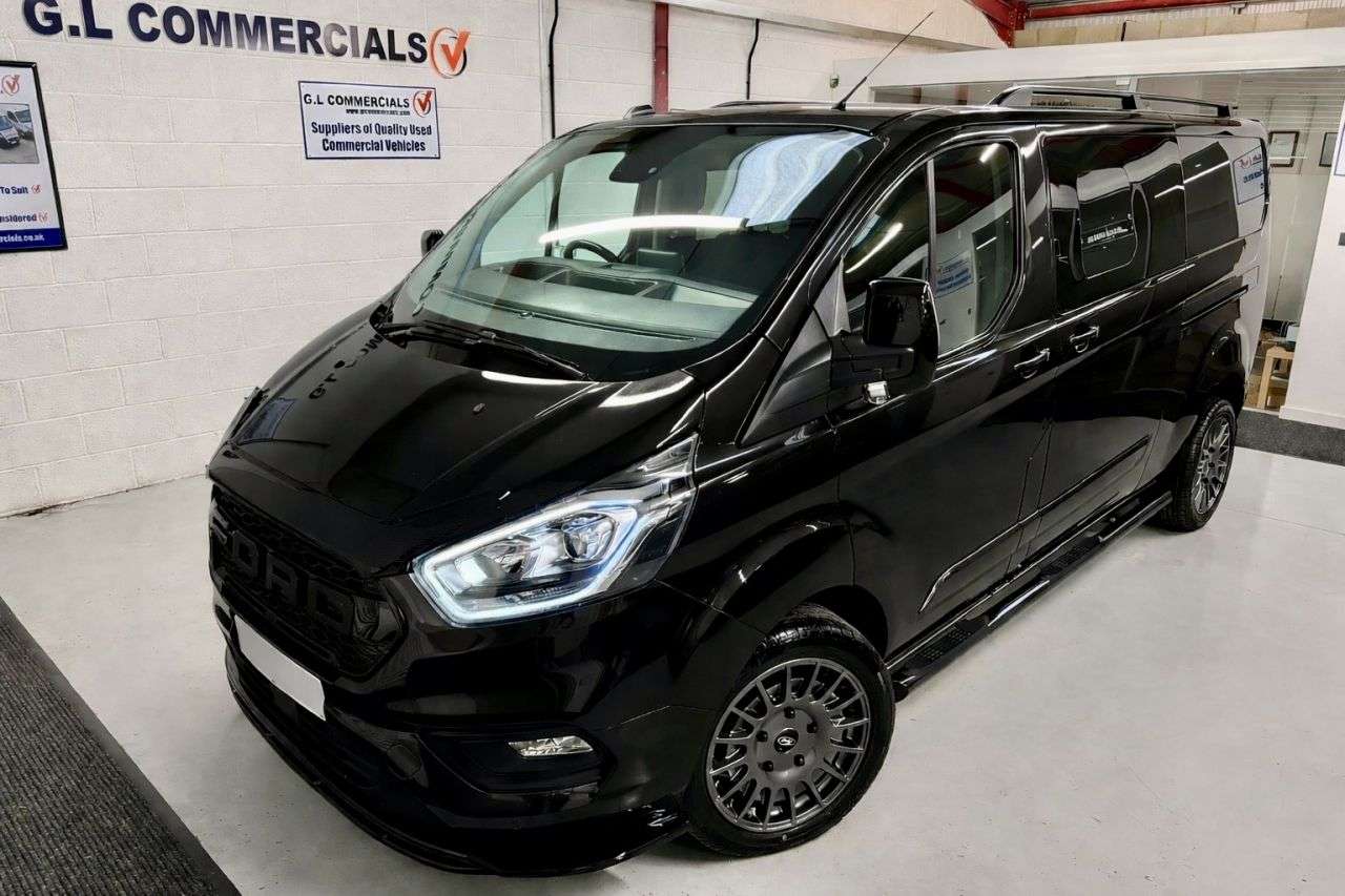 A 2022 FORD TRANSIT CUSTOM 2.0 320 EcoBlue Limited Crew Van Double Cab L2 LWB * PREMIUM STYLING PACK * A 2022 FORD TRANSIT CUSTOM 2.0 320 EcoBlue Limited Crew Van Double Cab L2 LWB * PREMIUM STYLING PACK *