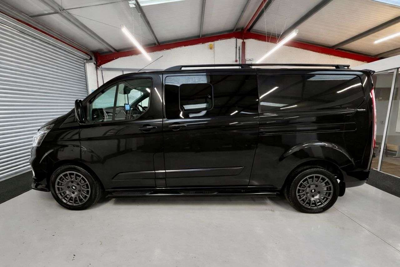 A 2022 FORD TRANSIT CUSTOM 2.0 320 EcoBlue Limited Crew Van Double Cab L2 LWB * PREMIUM STYLING PACK * A 2022 FORD TRANSIT CUSTOM 2.0 320 EcoBlue Limited Crew Van Double Cab L2 LWB * PREMIUM STYLING PACK *