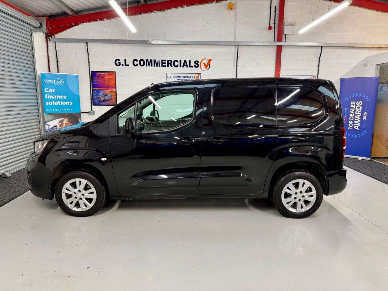 A 2021 PEUGEOT PARTNER Automatic 1.5 BlueHDi 1000 Asphalt Standard EAT8 SWB 130 bhp * AUTOMATIC * A 2021 PEUGEOT PARTNER Automatic 1.5 BlueHDi 1000 Asphalt Standard EAT8 SWB 130 bhp * AUTOMATIC *