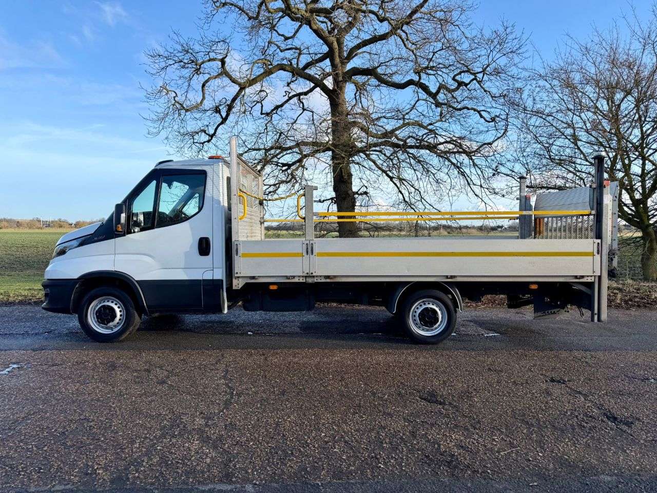 A 2022 IVECO DAILY 2.3D HPI 14V 35S 3450 LWB Euro 6 136 BHP * TAIL LIFT LWB * TAIL LIFT | 1 OW A 2022 IVECO DAILY 2.3D HPI 14V 35S 3450 LWB Euro 6 136 BHP * TAIL LIFT LWB * TAIL LIFT | 1 OW