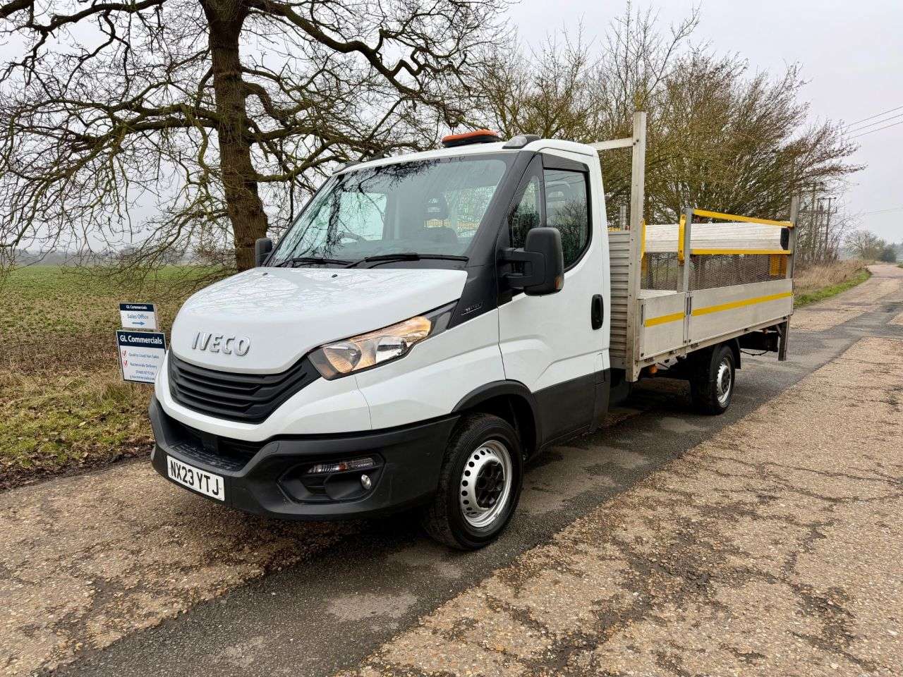 A 2023 IVECO DAILY 2.3D HPI 14V 35S 3450 Dropside LWB Euro 6 * TAIL LIFT AIR CON * DROPSIDE - A 2023 IVECO DAILY 2.3D HPI 14V 35S 3450 Dropside LWB Euro 6 * TAIL LIFT AIR CON * DROPSIDE -