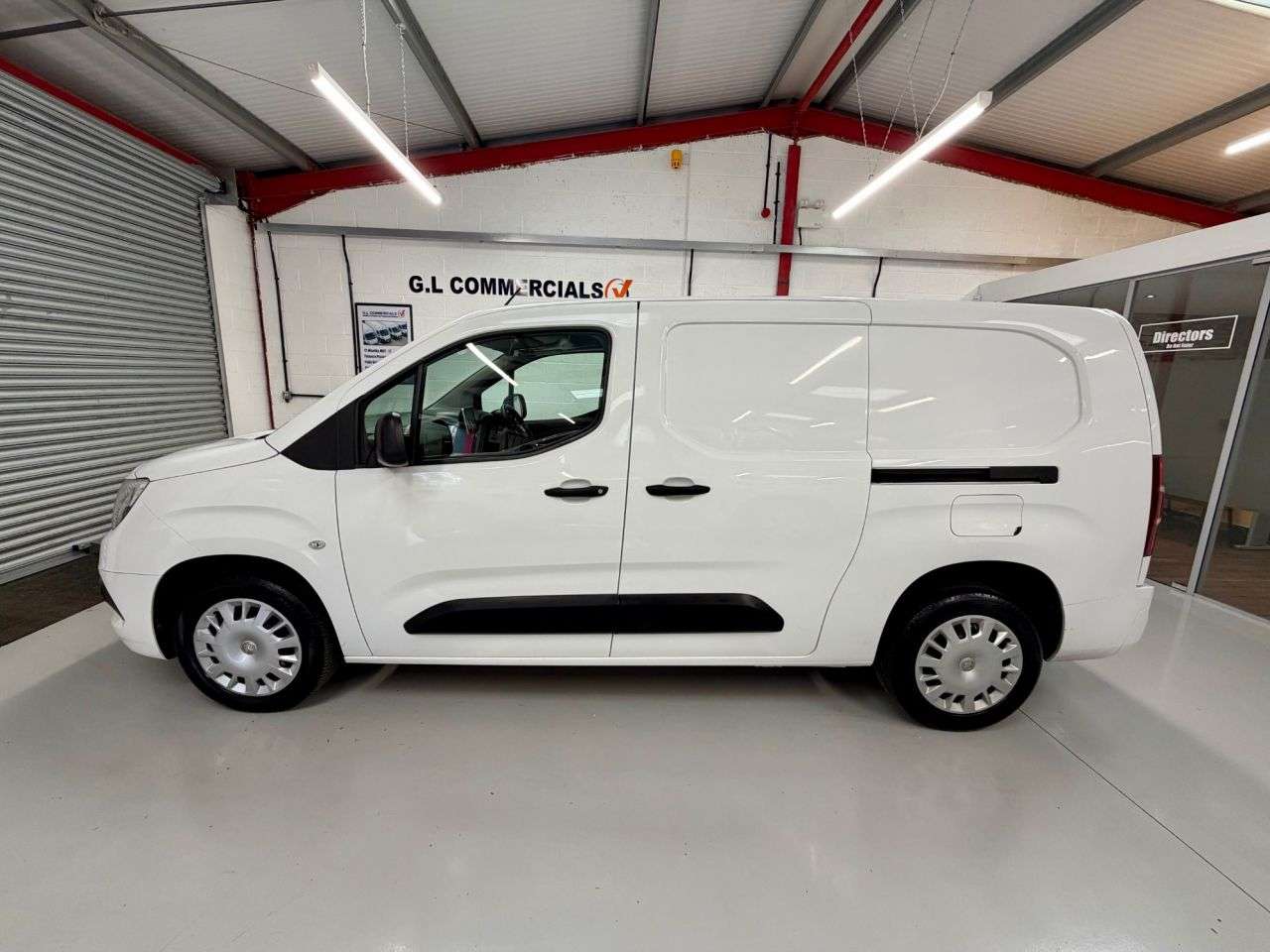 A 2021 VAUXHALL COMBO 1.5 Turbo D 2300 Sportive L2 LWB Euro 6 100Bhp * 14,111 3 SEATER * 3 SEATER A 2021 VAUXHALL COMBO 1.5 Turbo D 2300 Sportive L2 LWB Euro 6 100Bhp * 14,111 3 SEATER * 3 SEATER