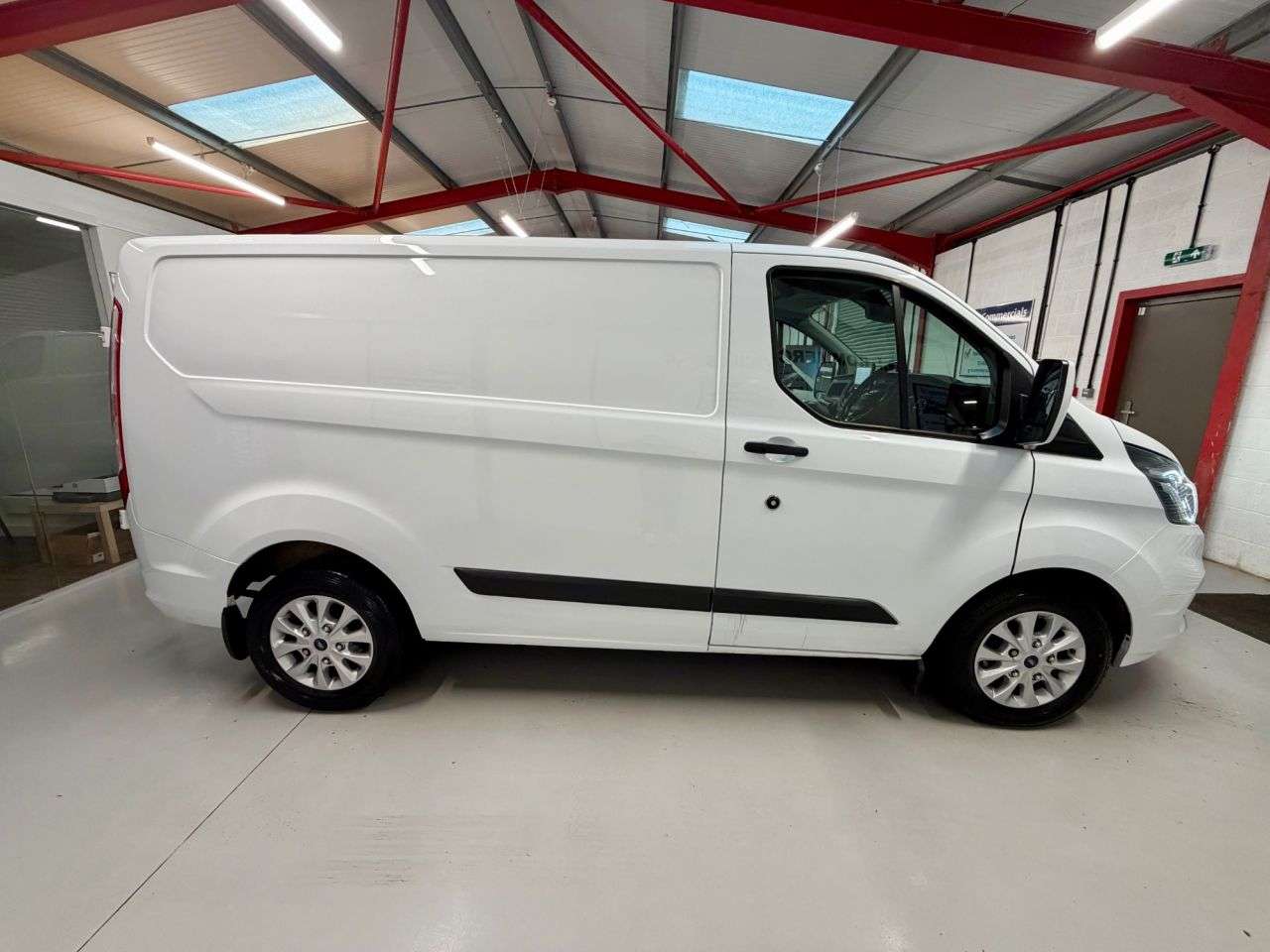 A 2023 FORD TRANSIT CUSTOM 2.0 300 EcoBlue Trend Panel L1 H1 Euro 6 * ALLOY WHEELS * APPLE CAR PLAY - A 2023 FORD TRANSIT CUSTOM 2.0 300 EcoBlue Trend Panel L1 H1 Euro 6 * ALLOY WHEELS * APPLE CAR PLAY -