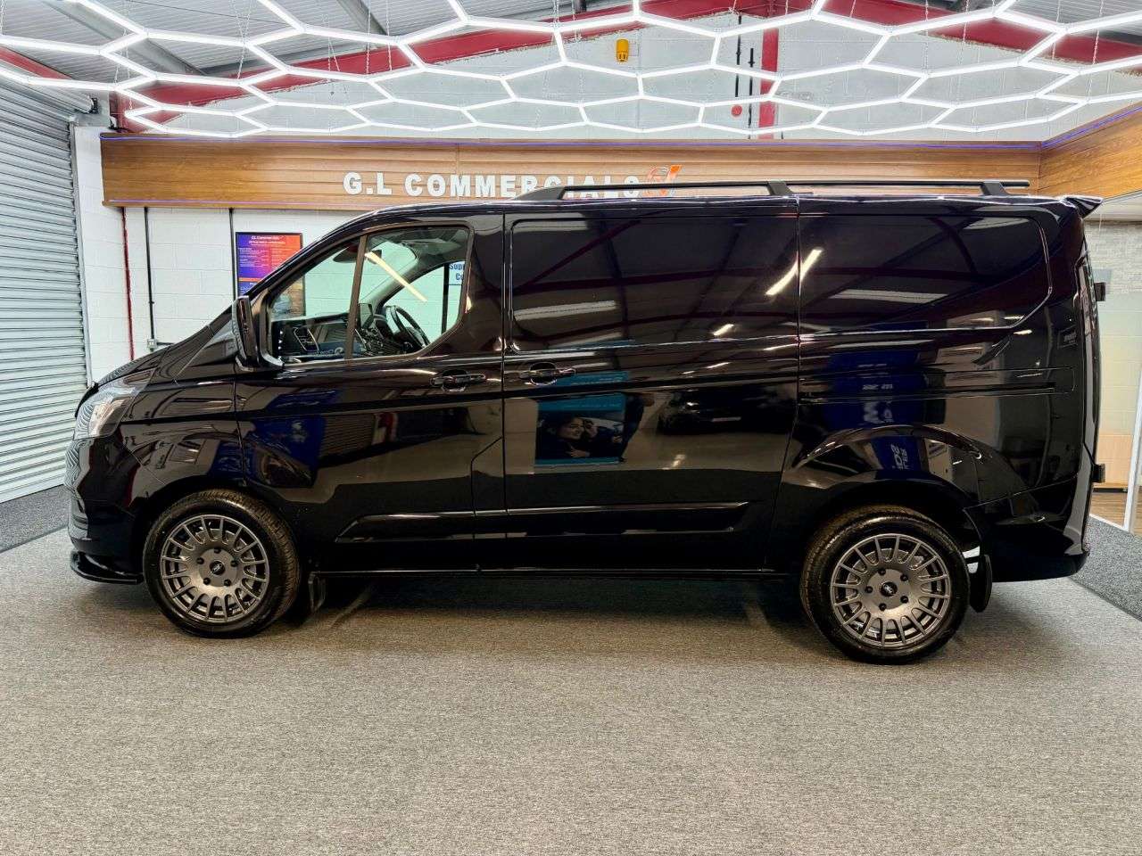 A 2023 FORD TRANSIT CUSTOM 2.0 280 EcoBlue Limited L1 Swb * PREMIUM STYLING PACK * APPLE CAR PLAY | RE A 2023 FORD TRANSIT CUSTOM 2.0 280 EcoBlue Limited L1 Swb * PREMIUM STYLING PACK * APPLE CAR PLAY | RE