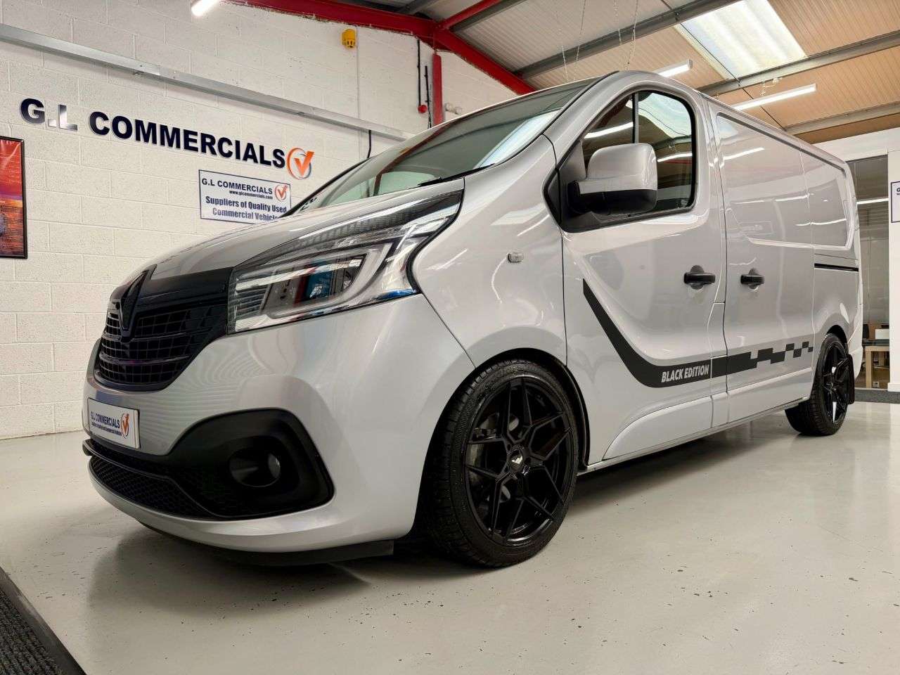 A 2020 RENAULT TRAFIC Black Edition 2.0 dCi ENERGY 28 Black Edition SWB Euro 6 145 Bhp * 12,748 U A 2020 RENAULT TRAFIC Black Edition 2.0 dCi ENERGY 28 Black Edition SWB Euro 6 145 Bhp * 12,748 U