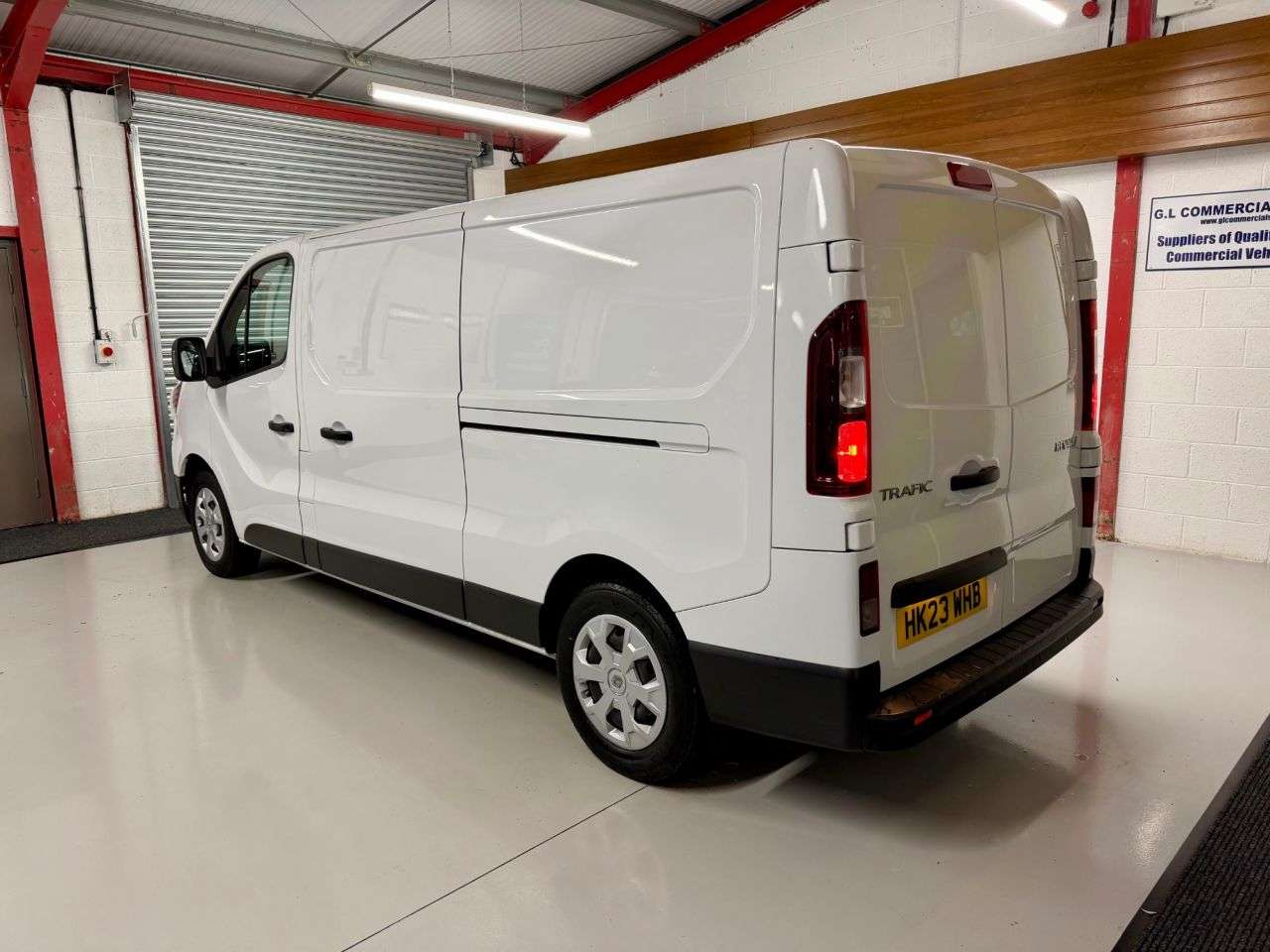 A 2023 RENAULT TRAFIC 2.0 dCi Blue LL30 Business+ L2 LWB 130 Bhp * AIR CON BIG SCREEN * 1 OWNER - A 2023 RENAULT TRAFIC 2.0 dCi Blue LL30 Business+ L2 LWB 130 Bhp * AIR CON BIG SCREEN * 1 OWNER -