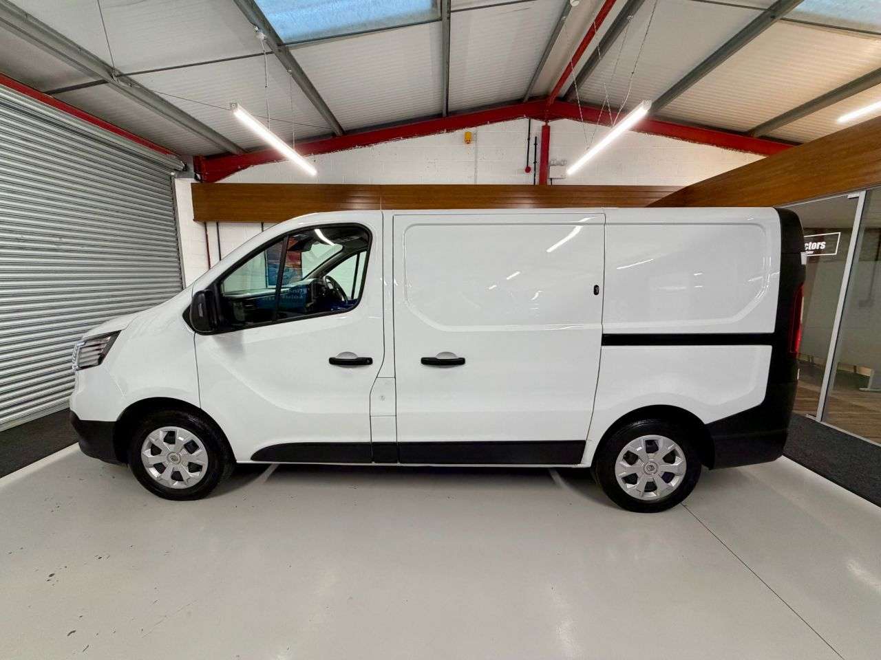 A 2023 RENAULT TRAFIC 2.0 dCi Blue SL28 Business Panel Van L1 SWB * AIR CON 1 OWNER FSH * 1 OWNER A 2023 RENAULT TRAFIC 2.0 dCi Blue SL28 Business Panel Van L1 SWB * AIR CON 1 OWNER FSH * 1 OWNER