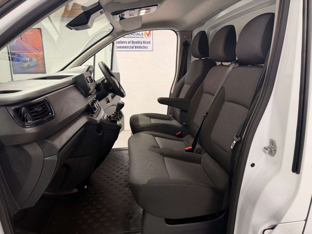 2023 RENAULT TRAFIC 2023 RENAULT TRAFIC