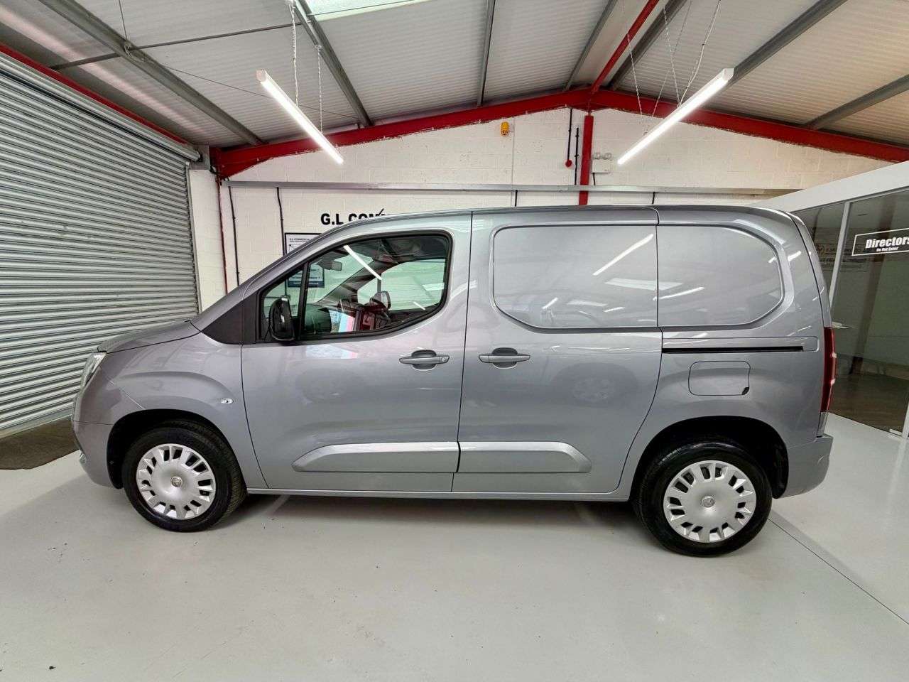 A 2023 VAUXHALL COMBO 1.5 Turbo D 2300 Pro L1 H1 Euro 6 * SAT NAV 3 SEATER * 1 OWNER | EX FLEET | A 2023 VAUXHALL COMBO 1.5 Turbo D 2300 Pro L1 H1 Euro 6 * SAT NAV 3 SEATER * 1 OWNER | EX FLEET |