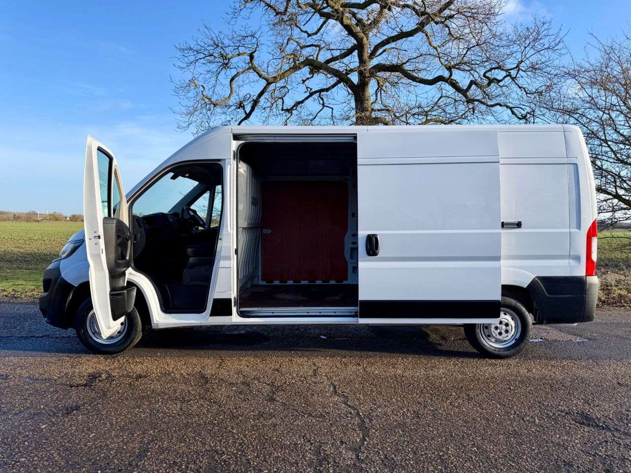 A 2023 PEUGEOT BOXER 2.2 BlueHDi 335 Professional Premium + L3 H2 Euro 6 * 56,359 * 2 OWNER | EX A 2023 PEUGEOT BOXER 2.2 BlueHDi 335 Professional Premium + L3 H2 Euro 6 * 56,359 * 2 OWNER | EX