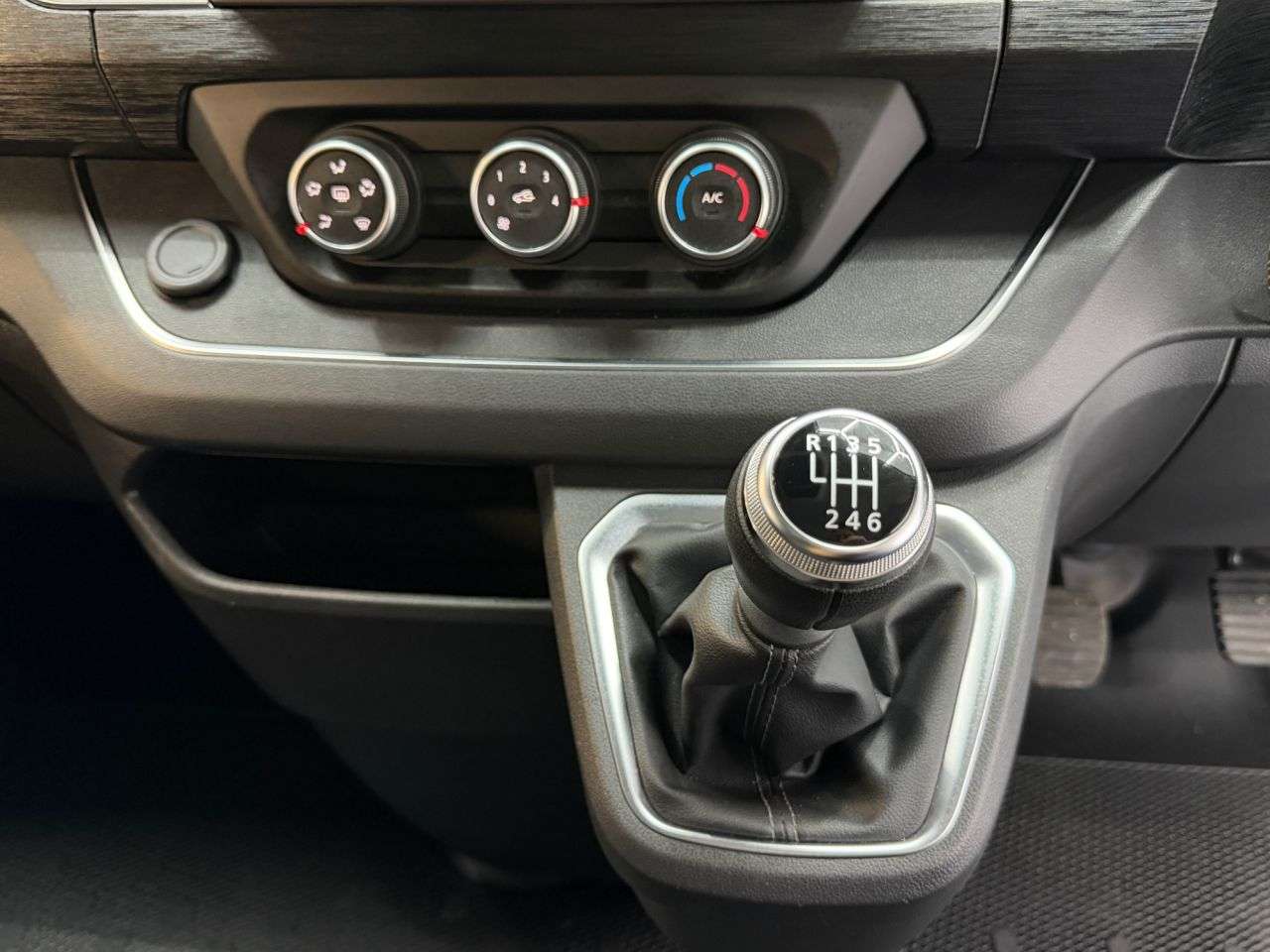 2022 RENAULT TRAFIC 2022 RENAULT TRAFIC