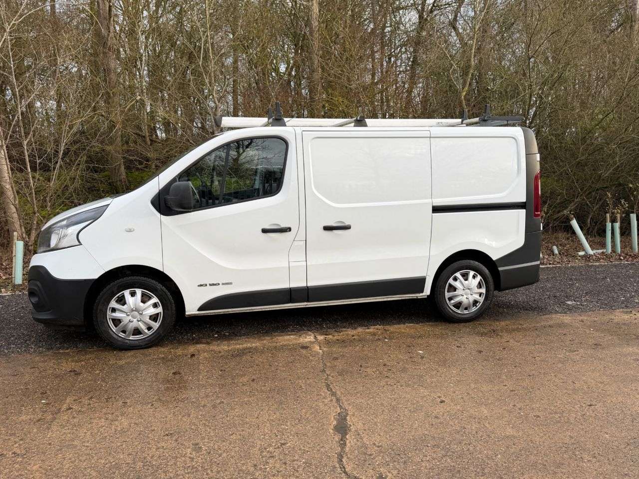 A 2015 RENAULT TRAFIC 1.6 dCi ENERGY 29 Business Panel Van 5dr Diesel Manual SWB Standard Roof Eu A 2015 RENAULT TRAFIC 1.6 dCi ENERGY 29 Business Panel Van 5dr Diesel Manual SWB Standard Roof Eu