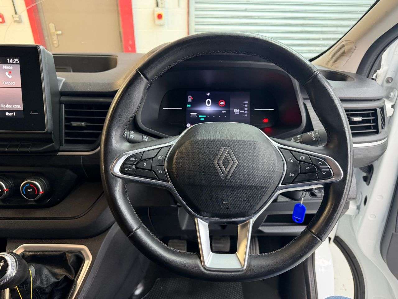 2024 RENAULT TRAFIC 2024 RENAULT TRAFIC