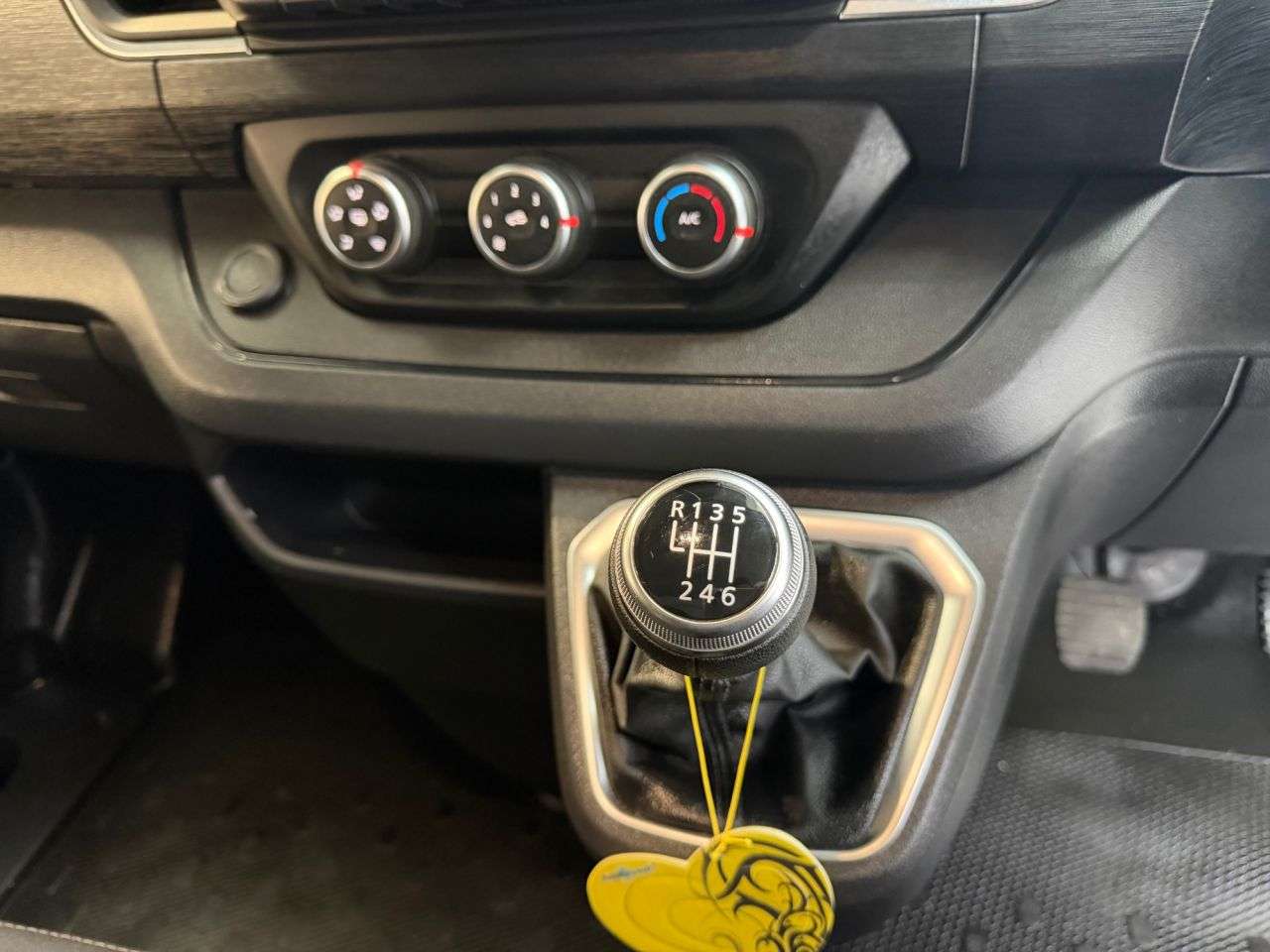 2024 RENAULT TRAFIC 2024 RENAULT TRAFIC