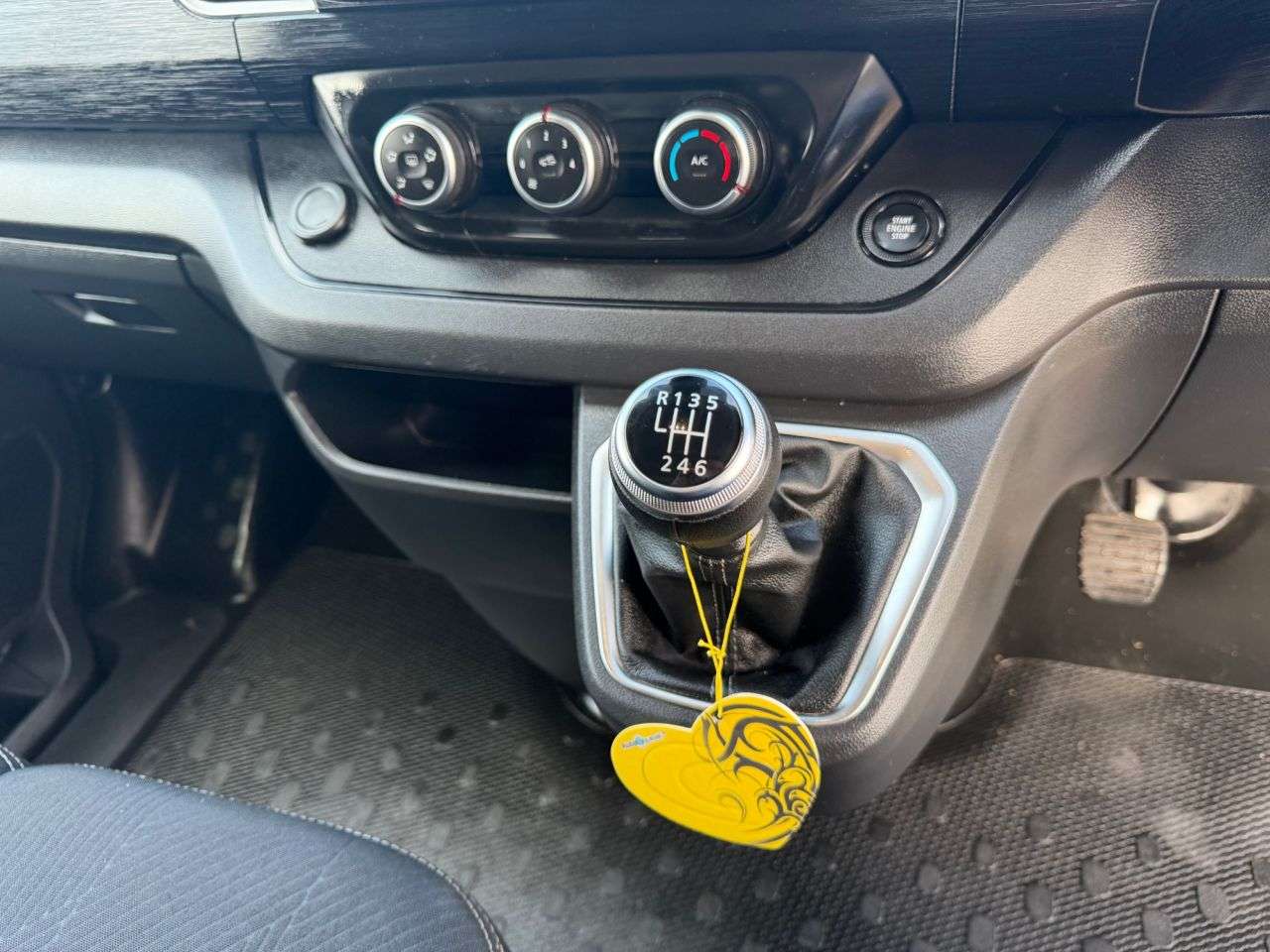 2024 RENAULT TRAFIC 2024 RENAULT TRAFIC