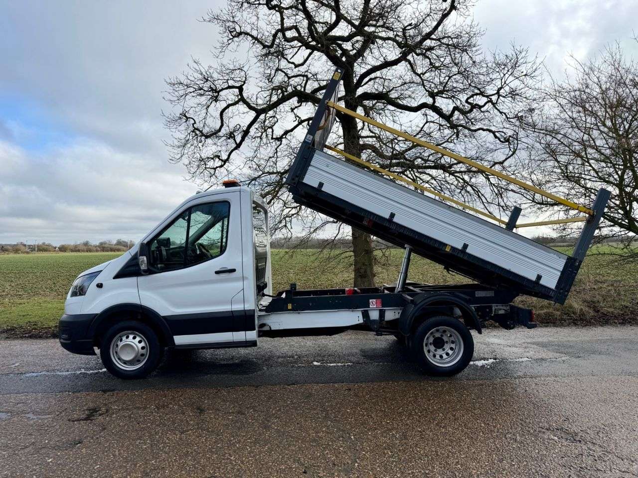 A 2021 FORD TRANSIT Tipper 2.0 350 EcoBlue HD RWD L2 * AIR CON TWIN WHEEL * 1 OWNER | EX FLEET A 2021 FORD TRANSIT Tipper 2.0 350 EcoBlue HD RWD L2 * AIR CON TWIN WHEEL * 1 OWNER | EX FLEET