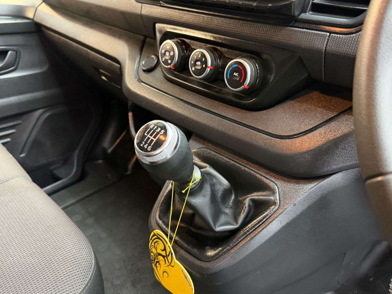 2024 RENAULT TRAFIC 2024 RENAULT TRAFIC