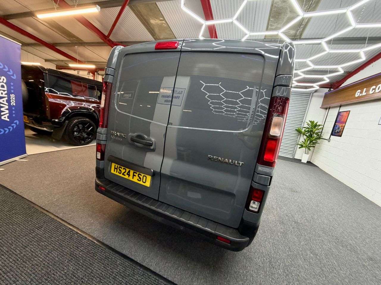 2024 RENAULT TRAFIC 2024 RENAULT TRAFIC