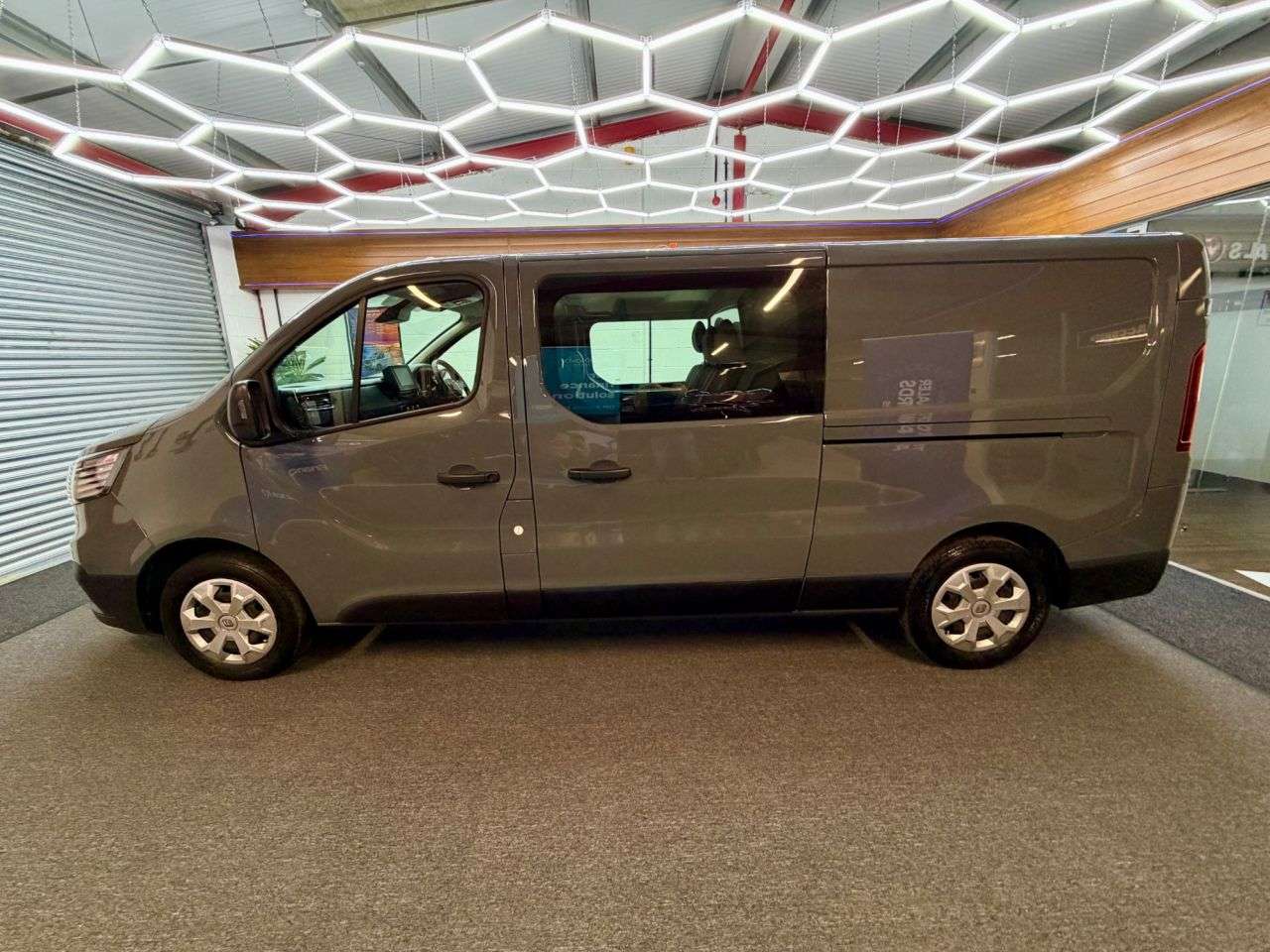 2024 RENAULT TRAFIC 2024 RENAULT TRAFIC