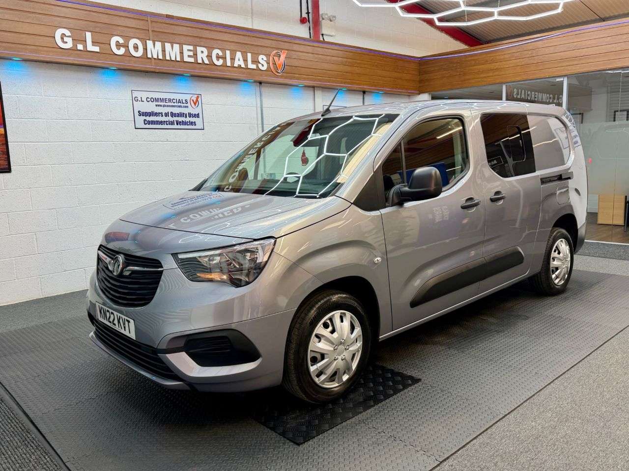 A 2022 VAUXHALL COMBO 1.5 Turbo D 2300 Dynamic Crew Van Double Cab L2 * CREW CAB * AIR CON - PLY A 2022 VAUXHALL COMBO 1.5 Turbo D 2300 Dynamic Crew Van Double Cab L2 * CREW CAB * AIR CON - PLY
